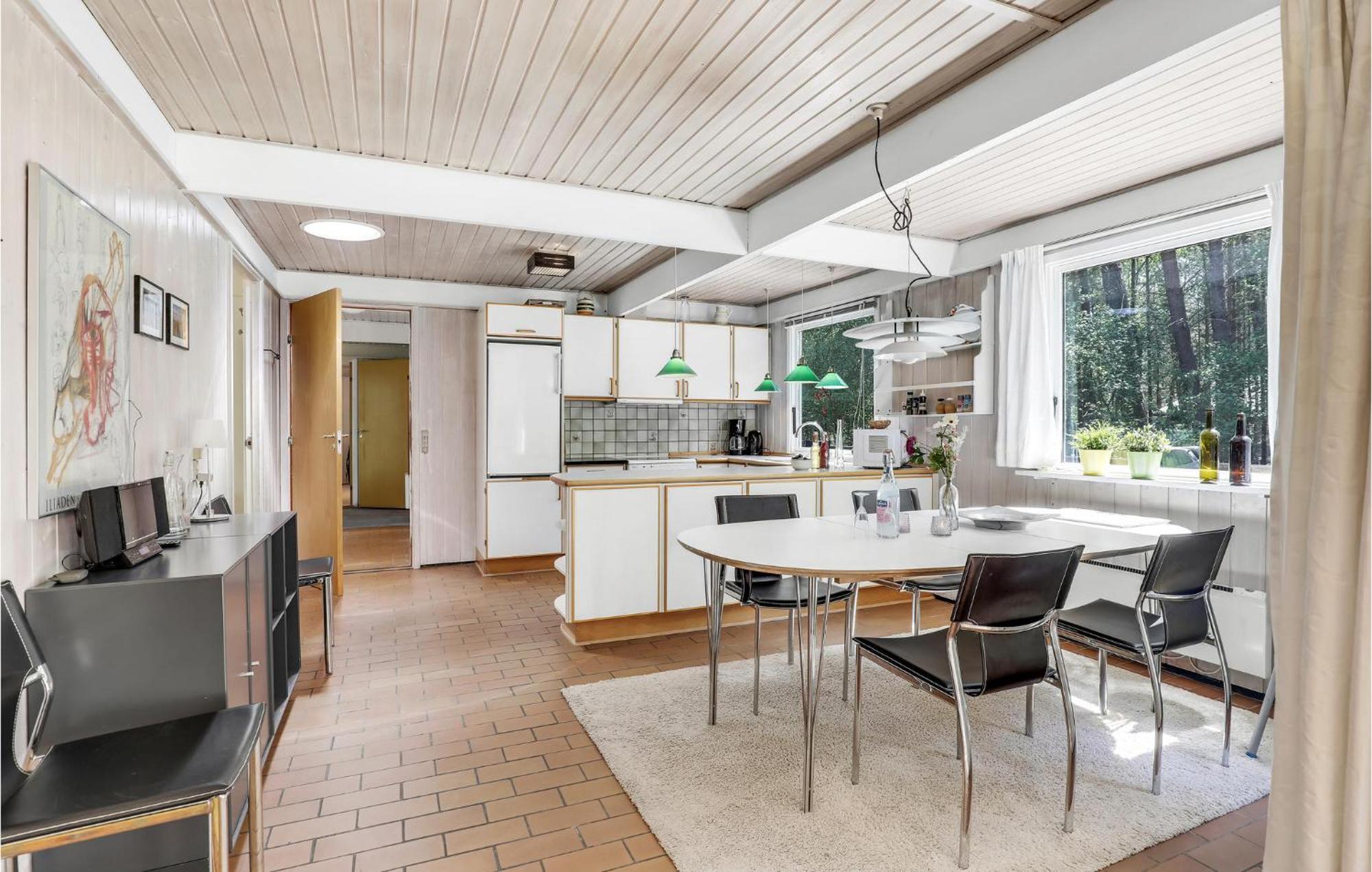 Lovely Home In Nexo With Kitchen Екстер'єр фото